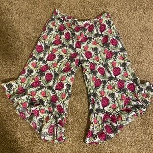 Gilligan & O’Malley Ruffle Bottom Sleep Capris